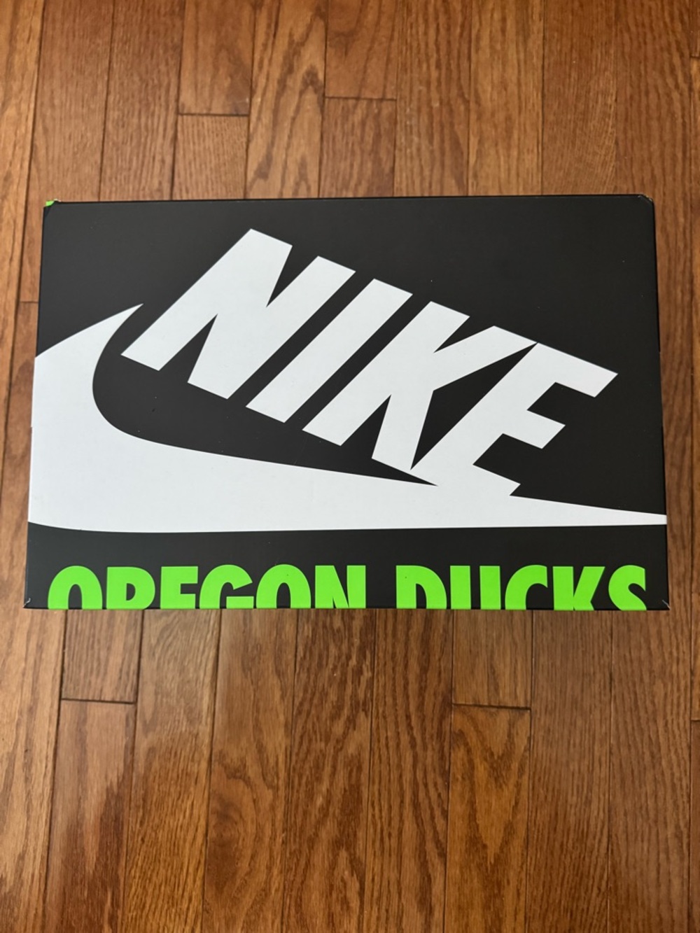 Nike Air Max 95 Oregon Green and Neon Accent Sneaker - Picture 5 of 5